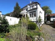 Wiesbaden Erbenheim: Gepflegte, solide 2 Familien Villa...