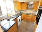 Willow Tree Lane, Hayes UB4, 2 bed flat to rent, £1,550...