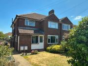 Wilton Gardens, West Molesey, 2 Bedroom Maisonette Wilton Gardens, West Molesey, 2 Bedroom Maisonette