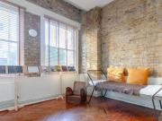 Wilton Way, London, Studio Flat For