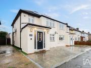 Windermere Avenue, Hornchurch RM12, 4 bed semi detached...