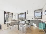 Windsor Square, London SE18, 2 bed flat to rent, £2,400...