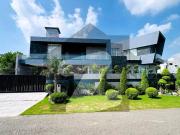 With Lift Home Theater Swimming Pool 2 Kanal Adorable 7...