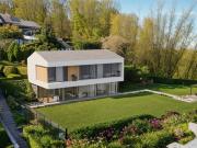 WOHLFÜHLOASE MIT PANORAMABLICK UND INDOOR POOL