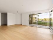 Wohn T raum am Wasser: Luxuriöse Wohnung inmitten der Natur