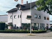 Wohn und Geschäftshaus in MA Wallstadt, Feldrandlage
