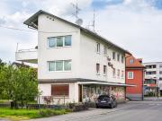 Wohn und Geschäftshaus mit Parkplätzen