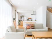 Wohnen auf zwei Ebenen – Maisonette mit Balkon und Garage