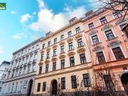 Wohnen im gepflegten Altbau 3. OG mit Lift! Seitengasse...