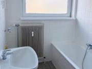 WOHNEN IM GRÜNEN 3 ZIMMER WOHNUNG MIT BALKON UND PARKPLATZ