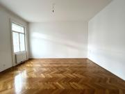 Wohnen in Bestlage: Schöne 4 Zimmer Altbauwohnung