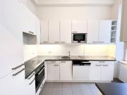 Wohnen in Bestlage: Schöne 4 Zimmer Altbauwohnung