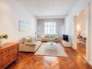 Wohnen in herrschaftlichem Altbau in bester Lage