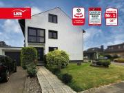 Wohnen mit Weitblick Zweifamilienhaus mit ausgebautem...