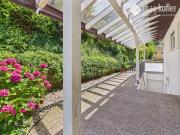 Wohnen mit Weitblick – Zweifamilienhaus mit Gartenidylle...
