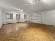 Wohnen Nähe Goldenen Quartier: Altbaujuwel in Bestlage...