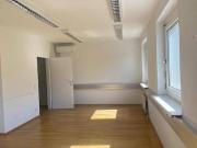 Wohnen und Arbeiten unter einem Dach: Büro mit...