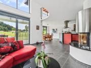 WOHNEN UND REITEN VEREINT STILVOLLE DOPPELEINFAMILIEN...