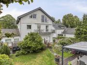 Wohnen wie im Haus: Maisonettewohnung mit 900 m² eigenem...