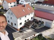 Wohnhaus mit Dachstudio, Werkstatt, Büros und KFZ Halle...