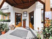 Wohnhaus mit Friseur Salon