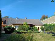 WOHNHAUS MIT GROSSEM BAUGRUND SOWIE...