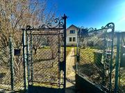 Wohnhaus mit Sanierungsbedarf in ruhiger Lage!