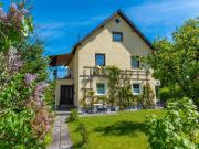 Wohnhaus mit separater Einliegerwohnung in sonniger Lage...
