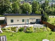 Wohnhaus mit Terrasse und großem Garten in schöner Lage