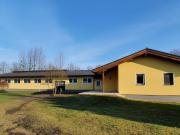 Wohnhaus, neuwertiges Pferdegestüt, eigene Zufahrt und...