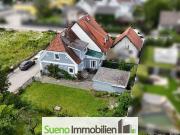 Wohnhaus/DHH Nähe Krankenhaus mit schönem Garten