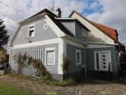 Wohnhaus/DHH Nähe Krankenhaus mit schönem Garten