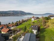 Wohnkomfort am Attersee: Neubauhaus in Traumlage