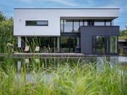 WOHNPARADIES AM SEE + Außergewöhnliches Anwesen mit zwei... WOHNPARADIES AM SEE + Außergewöhnliches Anwesen mit zwei...