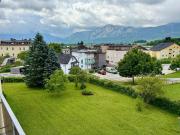 Wohnung in Toplage in Mondsee Mit Balkon und Bergblick