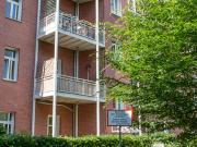 Wohnung mit Balkon an der Küche – Bad mit Wanne und Dusche