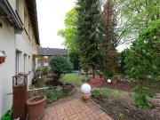 Wohnung mit Einbauküche, Terrasse und eigenem Garten