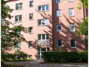 Wohnung mit Parkett und Balkon zum grünen Innenhof