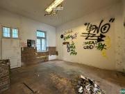 Sanierungsbedürftige 3 Zimmer EG Wohnung ca. 400m...