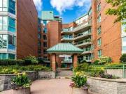 Wonderful 2 bedroom condo between the Glebe and Little...