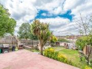 Wood Close, London, 3 Bedroom End