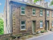 Woodhead Road, Holmbridge, 3 Bedroom End
