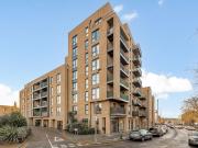 Woodley Crescent, Cricklewood NW2, 3 bed flat to rent,...