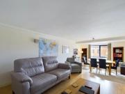 Woodley, Loddon Vale Centre, Reading, 2 Bedroom Apartment