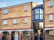 Woodstock Crescent, Laindon, 2 Bedroom Flat