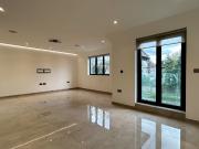 Woodstock Road, London NW11, 2 bed flat to rent, £3,000...