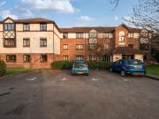 Wordsworth Mead, Redhill RH1, 1 bed flat to rent, £1,350...