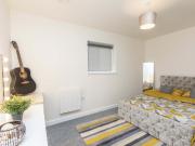 Wow Factor Large Modern Topspec 1 Bedroom Home