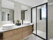 100m2 3 bedroom Central Surfers Paradise unit