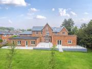 Wray Park Road, Reigate RH2, 2 bed flat to rent, £2,300...